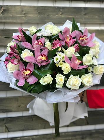 Букет цветов из: Розы и Хризантемы в Костенках