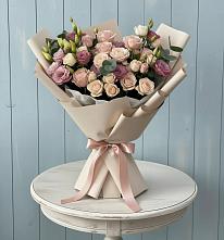 Букет цветов из:  Розы и Лизиантусы в Костенках