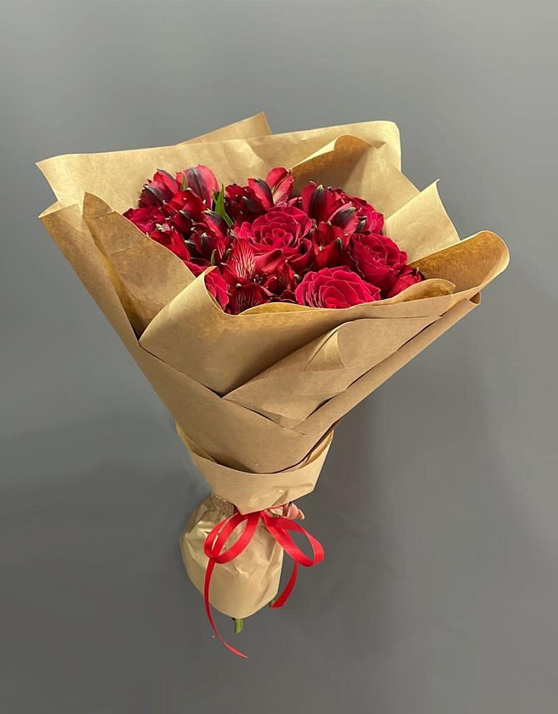 Букет цветов из: Альстромерии и Розы в Костенках