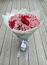 Букет цветов из:  Альстромерии в Костенках