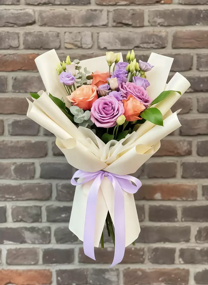 Букет цветов из: Лизиантусы и Розы в Костенках