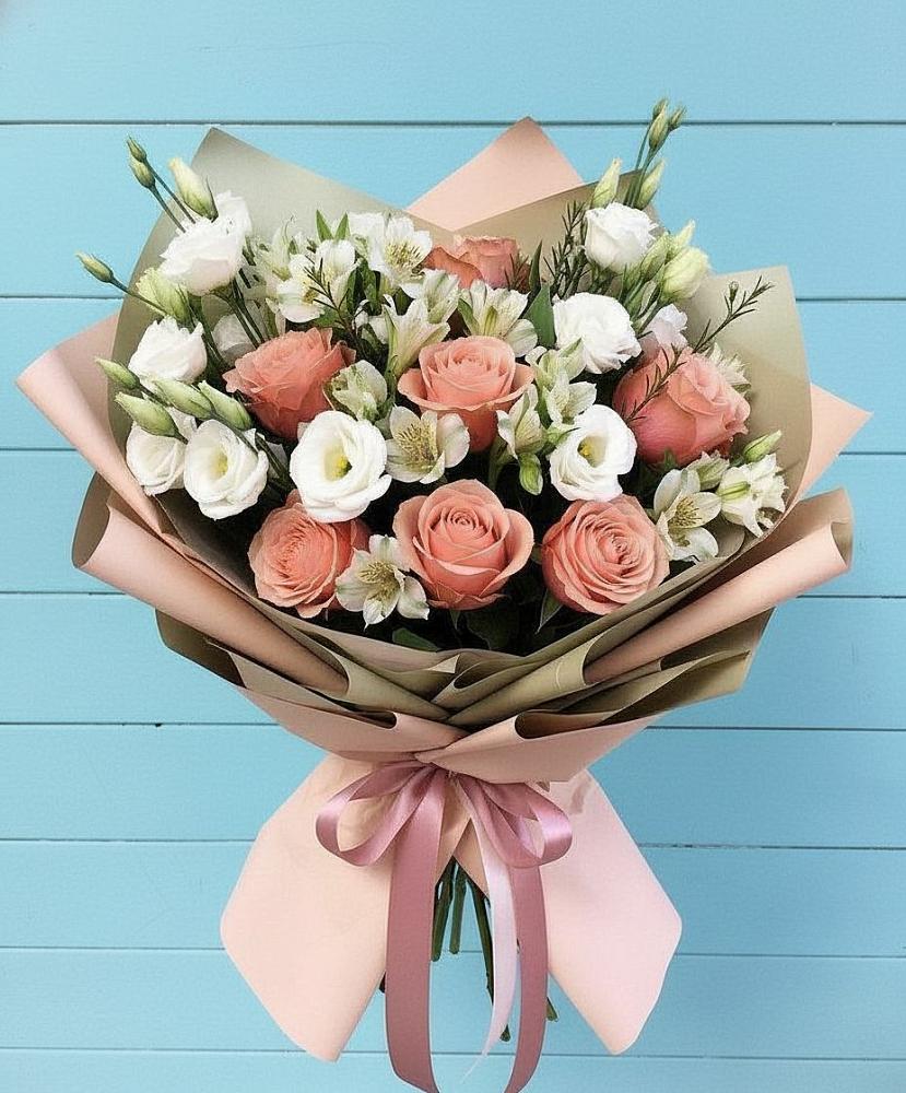 Букет цветов из: Розы, Альстромерии и Лизиантусы в Костенках