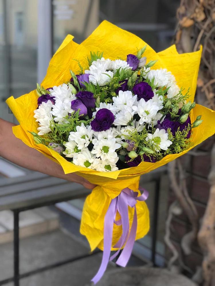 Букет цветов из: Ирисы, Хризантемы и Ромашки в Костенках