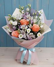 Букет цветов из:  Лизиантусы, Розы, Альстромерии и Гипсофила в Костенках