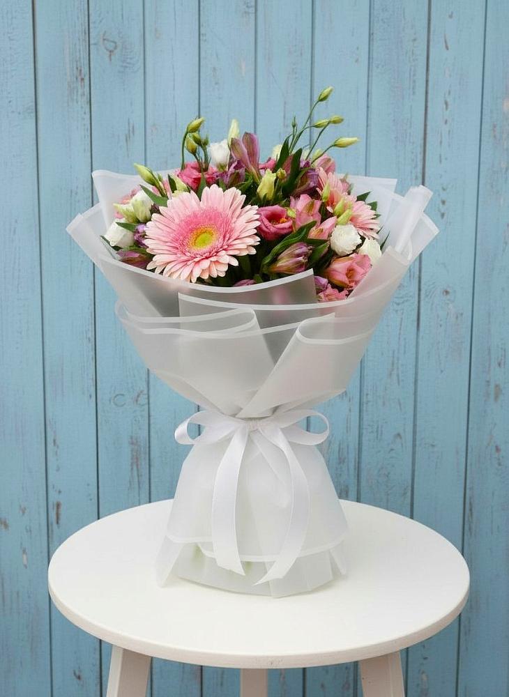 Букет цветов из: Герберы, Альстромерии и Лизиантусы в Костенках