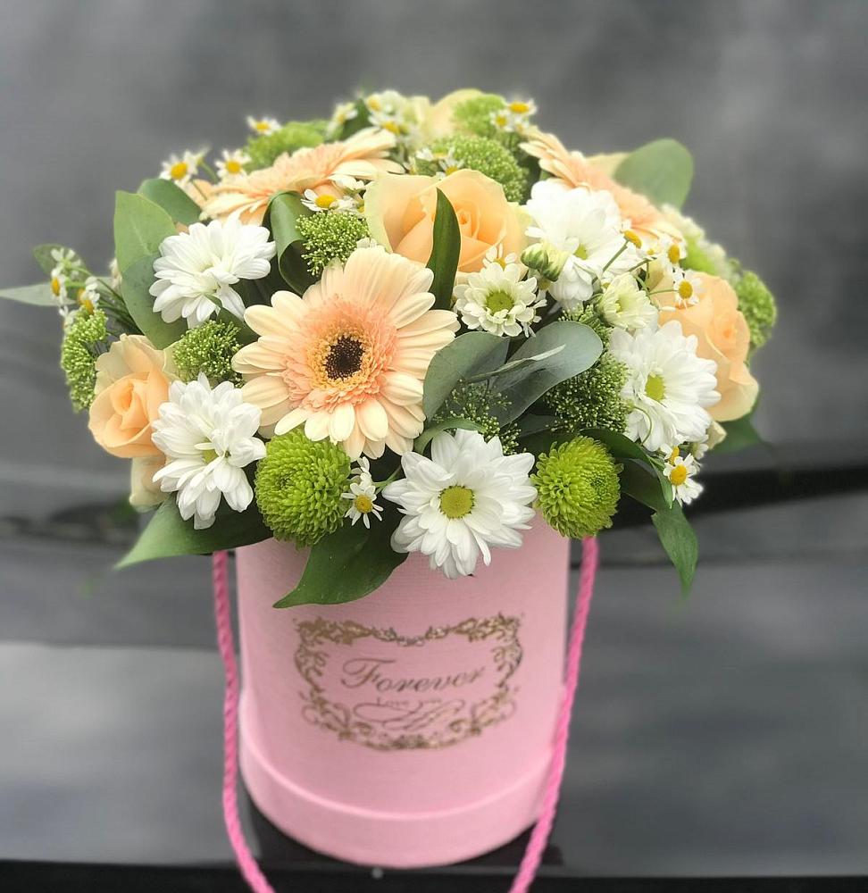 Цветочная композиция из Розы, Герберы и Хризантемы в шляпной коробке в Костенках