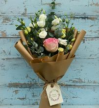 Букет цветов из:  Розы и Лизиантусы в Костенках