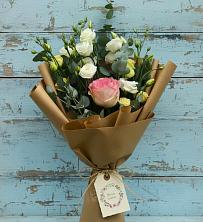 Букет цветов из:  Розы и Лизиантусы в Костенках