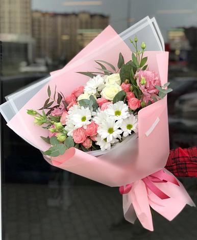 Букет цветов из: Розы, Лизиантусы и Хризантемы в Костенках