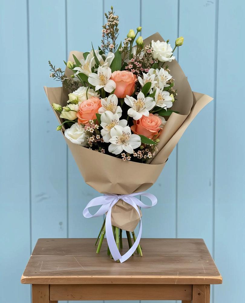 Букет цветов из: Альстромерии, Лизиантусы, Розы и Хризантемы в Костенках