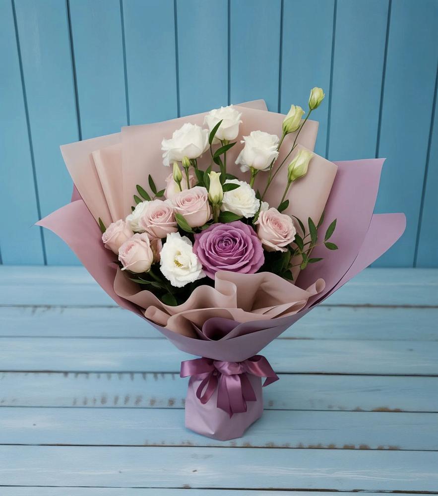 Букет цветов из: Розы и Лизиантусы в Костенках